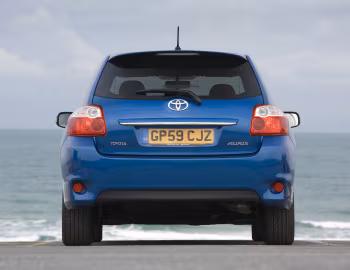 Toyota Auris 5-door [UK-spec] '2010–12