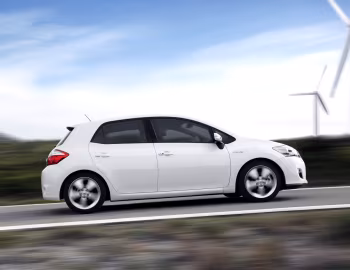 Toyota Auris HSD [UK-spec] '2010–12