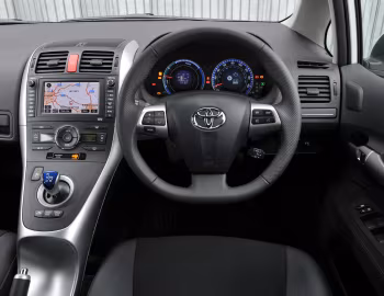 Panel frontal Toyota Auris HSD [UK-spec] '2010–12
