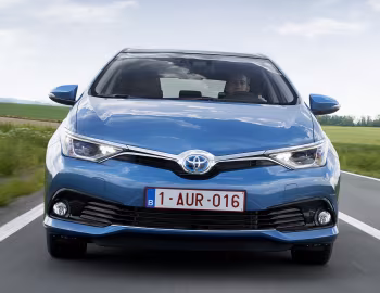Toyota Auris Hybrid [EU-spec] '2015–18