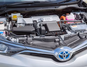 Bajo el capó Toyota Auris Hybrid [UK-spec] '2015–19