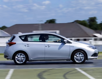 Toyota Auris Hybrid [UK-spec] '2015–19
