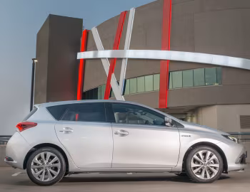 Toyota Auris Hybrid [South Africa] '2015–18