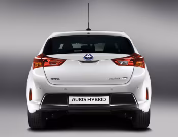 Toyota Auris Hybrid '2012–15