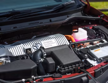 Bajo el capó Toyota Auris Hybrid "GB25" [UK-spec] '2017–19