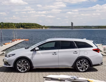 Toyota Auris Touring Sports Hybrid "Freestyle" [EU-spec] '2017–19