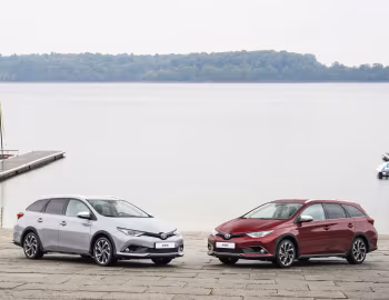 Toyota Auris Touring Sports Hybrid "Freestyle" [EU-spec] '2017–19
