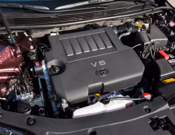 Bajo el capó 2016–18 Toyota Avalon Limited [North America] '2015–18
