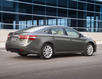 2013–15 Toyota Avalon XLE [North America] '2012–15