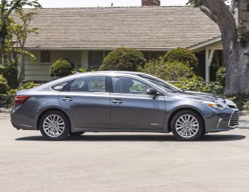 2016–18 Toyota Avalon Hybrid [North America] '2015–18