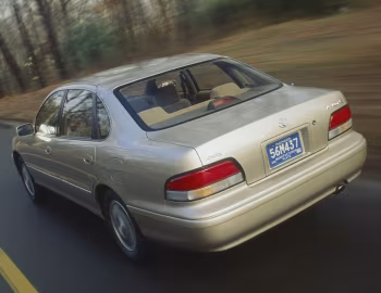 1995–97 Toyota Avalon XL [North America] (MCX10) '09.1994–97