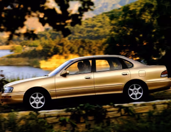 1995–97 Toyota Avalon XL [North America] (MCX10) '09.1994–97