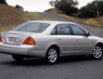 2000–02 Toyota Avalon XLS [North America] (MCX20) '09.1999–2002