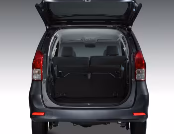 Интерьер Toyota Avanza '01.2012–15