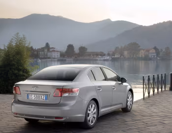 Toyota Avensis (T270) '2009–11