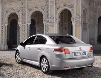 Toyota Avensis (T270) '2009–11