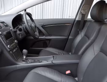 Interior Toyota Avensis [UK-spec] (T270) '2009–11