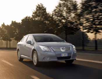 Toyota Avensis (T270) '2009–11
