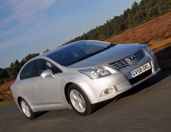 Toyota Avensis [UK-spec] (T270) '2009–11