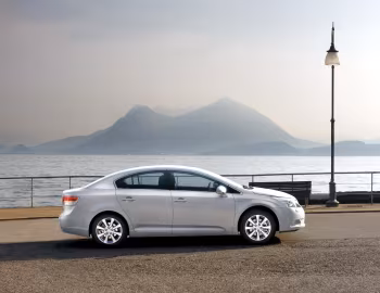 Toyota Avensis (T270) '2009–11
