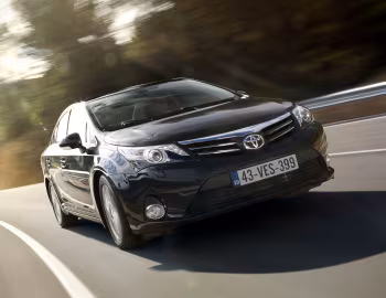 Toyota Avensis (T270) '2011–15