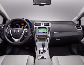 Panel frontal Toyota Avensis (T270) '2011–15