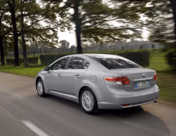 Toyota Avensis (T270) '2009–11