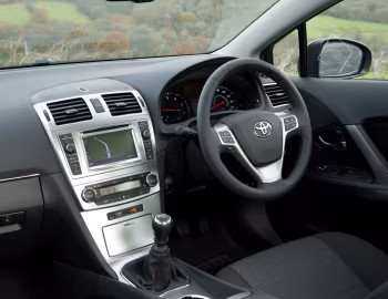Panel frontal Toyota Avensis [UK-spec] (T270) '2011–15