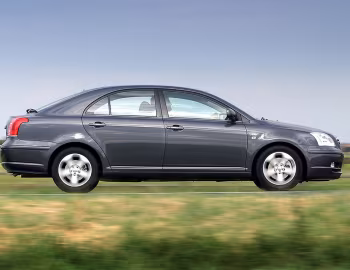 Toyota Avensis Hatchback [UK-spec] '2003–06