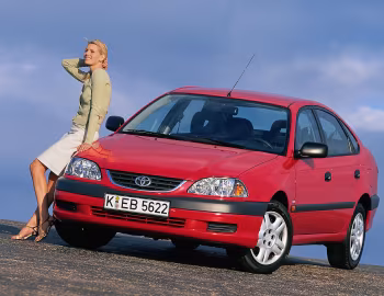 Toyota Avensis Liftback [Worldwide] (T220) '2000–03