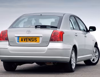 Toyota Avensis Hatchback [UK-spec] '2003–06