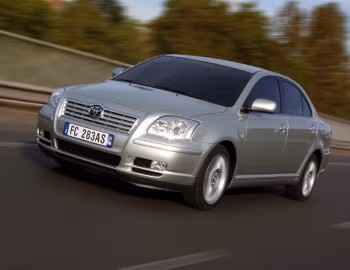 Toyota Avensis Sedan '2003–06