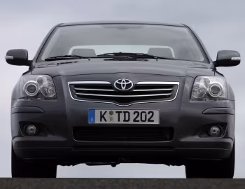 Toyota Avensis Sedan '2006–08