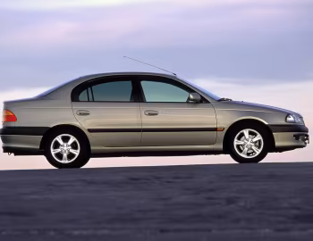 Toyota Avensis Sedan [Worldwide] (T220) '1997–2000