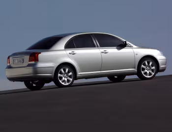 Toyota Avensis Sedan '2003–06