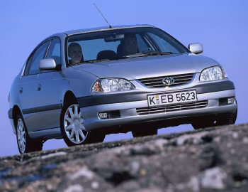Toyota Avensis Sedan [Worldwide] (T220) '2000–03