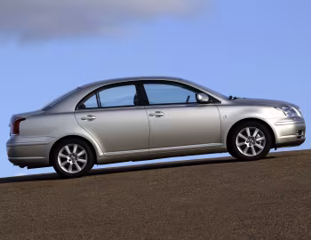 Toyota Avensis Sedan '2003–06