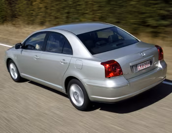 Toyota Avensis Sedan '2003–06
