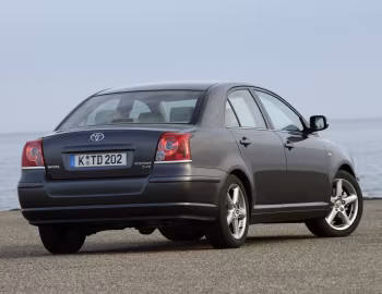 Toyota Avensis Sedan '2006–08