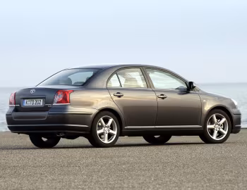 Toyota Avensis Sedan '2006–08
