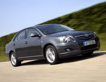 Toyota Avensis Sedan '2006–08