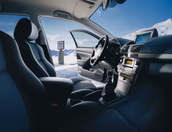 Interior Toyota Avensis Sedan '2006–08