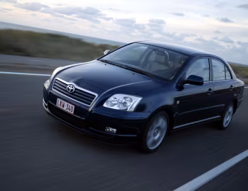Toyota Avensis Sedan '2003–06