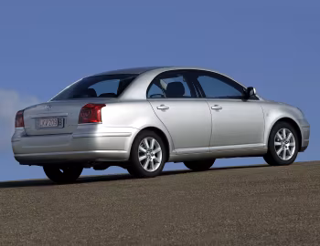 Toyota Avensis Sedan '2003–06