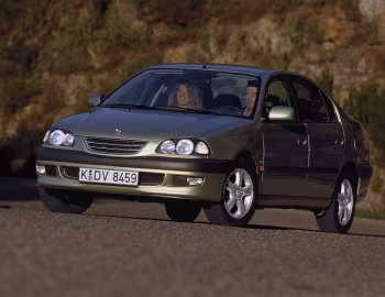 Toyota Avensis Sedan [Worldwide] (T220) '1997–2000