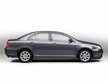 Toyota Avensis Sedan '2003–06