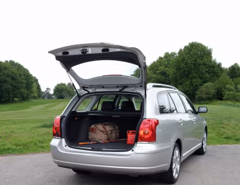 Toyota Avensis Tourer [UK-spec] '2003–06