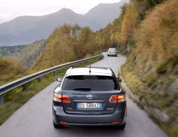 Toyota Avensis Tourer (T270) '2009–11