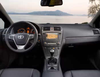 Panel frontal Toyota Avensis Tourer (T270) '2009–11