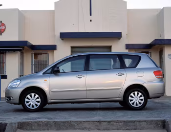 Toyota Avensis Verso [Australia] '05.2001–10.2003